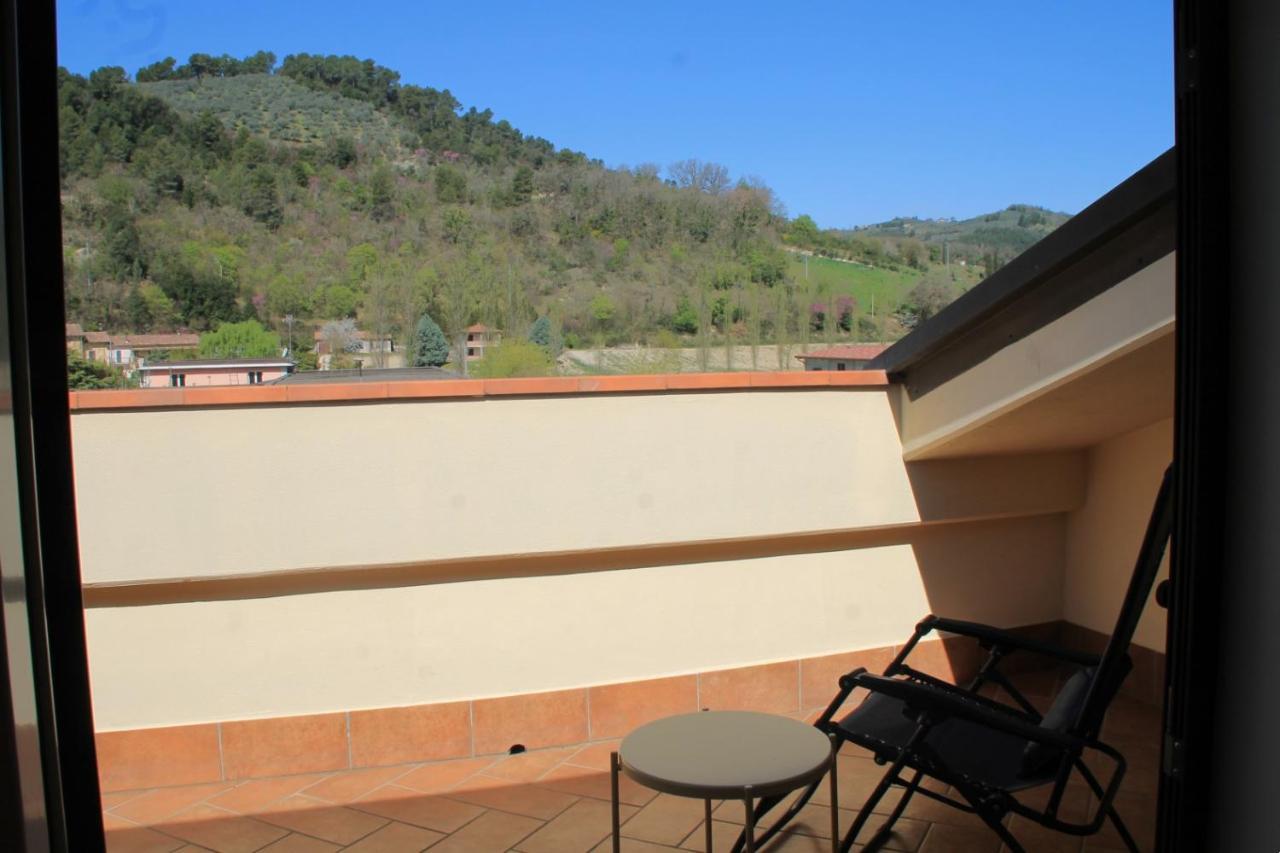 MontefrancoMansarda Con Caminoアパートメント エクステリア 写真
